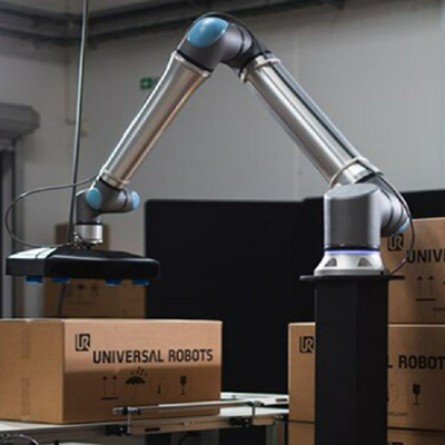 Rô bốt đa năng UR 20 cobot palletizer với bộ kẹp cobot onrobot để phân phối vật liệu đóng gói pallet