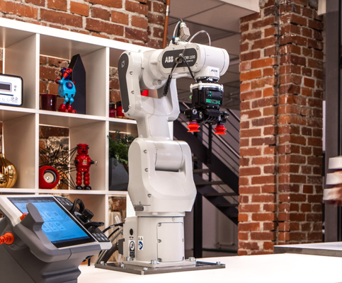 Cánh tay rô bốt 6 trục Cobot CRB1100 của ABB với Bộ kẹp rô bốt RobotiQ dành cho rô bốt lắp ráp