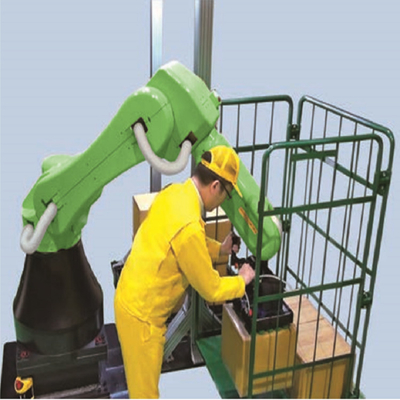 Cánh tay robot Trung Quốc Fanuc CR-4iA 6 trục với Bộ kẹp 2 ngón tay Onrobot và nền tảng xử lý vật liệu