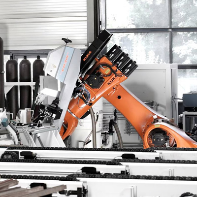KUKA Industrial Robot Arm KR 470-2 PA Palletizing Robot Với CNGBS Guide Rail Cho Nhà máy Là Máy Pallet