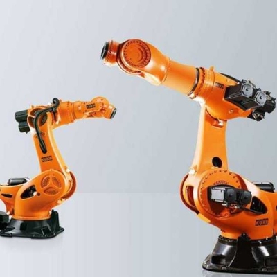 6 axis Robotic Arm KR 20 R1810 với CNGBS Robot Dress Pack để xử lý như robot công nghiệp Kuka
