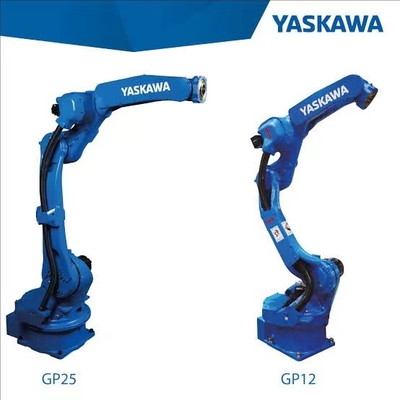 YASKAWA MOTOMAN GP12 với súng hàn làm robot hàn cho máy móc công nghiệp