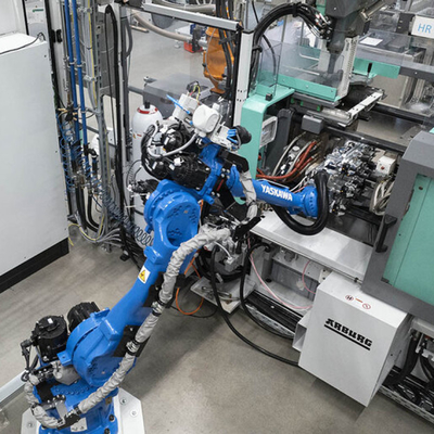 YASKAWA Palletizing Robot GP50 Pick And Place Machine với CNGBS Gripper tay như robot công nghiệp