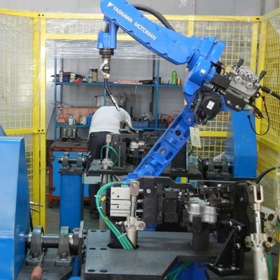 Yaskawa GP225 xử lý cánh tay robot 6 trục với đường ray hướng dẫn robot CNGBS cho robot chọn sản phẩm