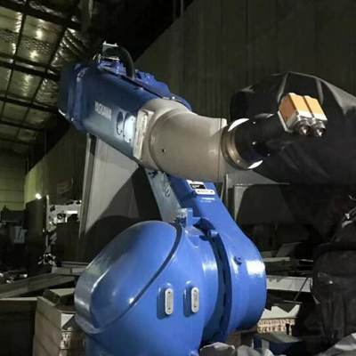 Tự động hóa robot công nghiệp YASKAWA MPX3500 với quần áo robot CNGBS như thiết bị CNC cho pallet