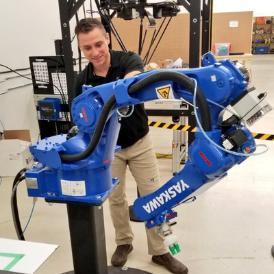 GP12 Industrial Yaskawa Robot Arm với tải trọng 12KG như 6 trục Robot Arm cho chọn và đặt