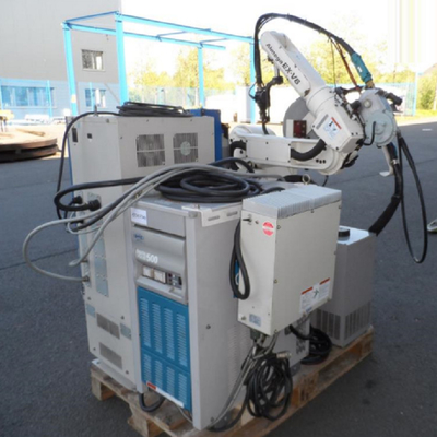Robot công nghiệp OTC FD-B6L với tầm tay 2008MM với máy hàn ARC và máy hàn DM350