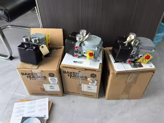 Ventil hướng dẫn đầu góc thẳng với thiết bị định vị van Masoneilan SVI2 và bộ điều chỉnh 78-40 thích hợp cho điện năng