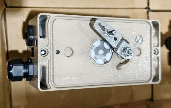Pneumatic Trung Quốc kiểm soát van bóng với Samson 3730 3731 Valve Positioner và 3963 Solenoid Valve với Stock