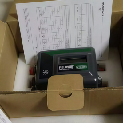 Máy định vị van Fisher DVC2000 HART với bộ điều chỉnh áp suất 67DFR