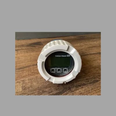 Bộ điều chỉnh giảm áp suất với máy đo dòng chảy xoáy Endress+Hauser Proline Prowirl D 200 và bộ truyền áp Cerabar PMP71B