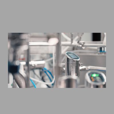 Trạm giảm áp và nhiệt độ với đồng hồ đo lưu lượng xoáy Proline Prowirl D 200 của Endress+Hauser và bộ phát áp suất Cerabar PMP43