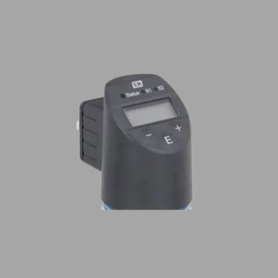 Bộ điều chỉnh giảm áp với đồng hồ đo lưu lượng xoáy Proline Prowirl D200 của Endress+Hauser và bộ truyền nhiệt độ Cerabar PTC31B