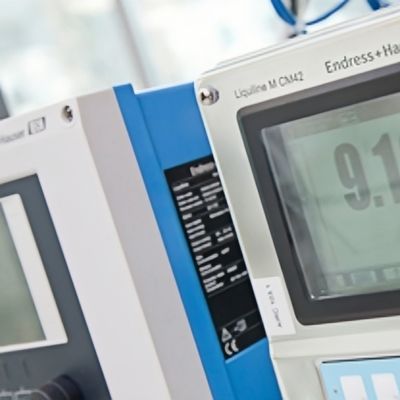 Endress+Hauser Liquiline CM444 Bộ điều khiển đa kênh CM444-CTQ3/0 HART Máy phát 4 kênh