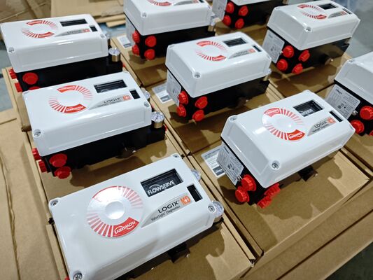 Valve điều khiển khí quyển màu trắng và đỏ và các thiết bị định vị kỹ thuật số Flowserve Logix 520MD 3200MD 3800MD Máy điều khiển van điều khiển công nghiệp FISHER 2000