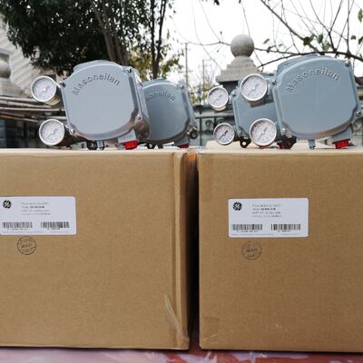 Bộ định vị van thông minh Masoneilan SVI1000G/IM với chức năng phản hồi từ tính, kết hợp với rơ le khí nén Rotork Fairchild M22