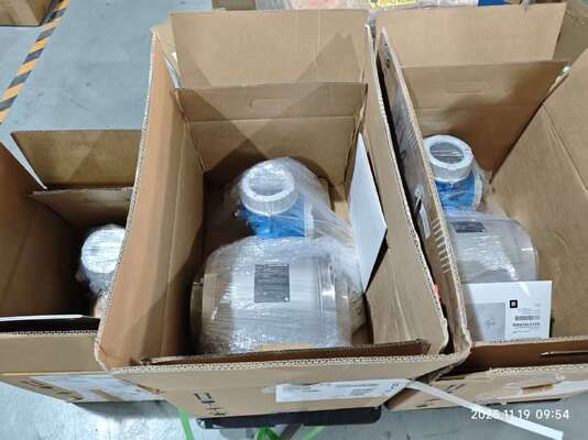 Endress Hauser Coriolis Flowmeter Promass F300 8F3B40-BBDMABDGAASAD4SAA2+AAEBZ1 đo lường ổn định cho ngành công nghiệp khí dầu hóa học