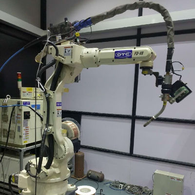 OTC FD-V8 với Máy hàn DM350 Robot hàn Mig