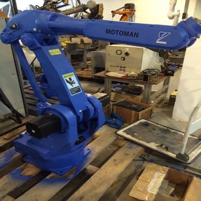 Robot xử lý vật liệu Motoman GP50 Trọng tải 50kg với cánh tay robot công nghiệp