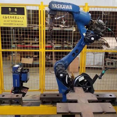 Robot hàn tự động 6 trục Motoman AR2010 với thợ hàn RD350S