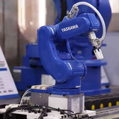 Giá robot công nghiệp GP7 với tải trọng 7KG và bộ điều khiển CNC YRC1000 để xử lý vật liệu