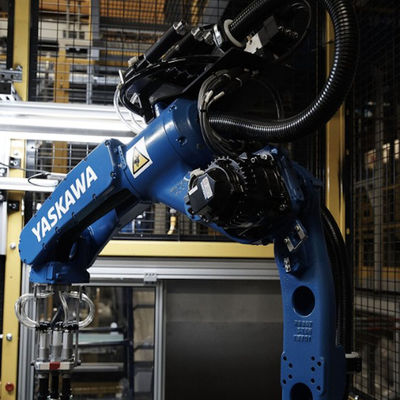 Cánh tay robot công nghiệp của Motoman GP50 với máy hàn hồ quang và tải trọng 50KG làm bộ điều khiển tự động