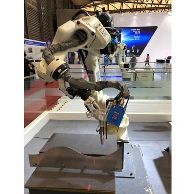 Robot hàn tự động 6 trục OTC FD-B6 với máy hàn Mig DM350