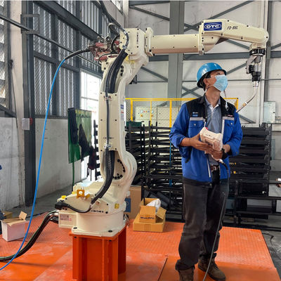 Đuốc hàn Robot hàn tự động OTC FD-V8 Tải trọng 8kg để hàn Mig