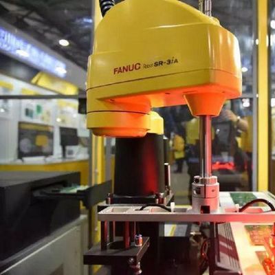 4 Aixs Scara Robot SR-3iA với cánh tay robot tải trọng 3kg làm máy chọn và đặt cho thiết bị xử lý vật liệu