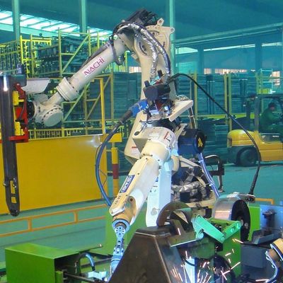 Robot hàn robot nhanh hơn và mỏng hơn của FD-V8L với tải trọng 8KG như các thiết bị hàn khác để hàn