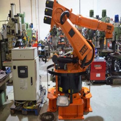 Xử lý cánh tay robot KR 470 PA với bộ điều khiển 5 trục như robot công nghiệp
