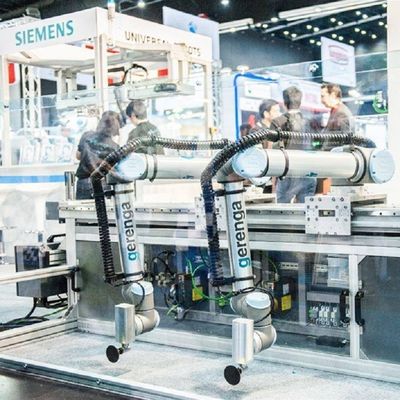 Robot Cobot nhẹ UR 5e với bộ điều khiển tải trọng 5KG làm robot cộng tác cho máy chọn và đặt