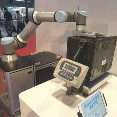 Robot cộng tác nhanh và chính xác UR 16e với bộ điều khiển tải trọng 16KG như robot cobot để đóng gói