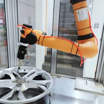 Cobot AUBO I16 6 trục để tải và dỡ hàng như một robot cộng tác