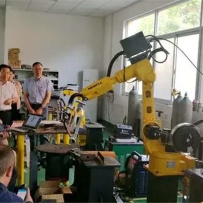 Robot hàn Trung Quốc 6 trục TKB1900-4KG-1898mm Là robot hàn tự động