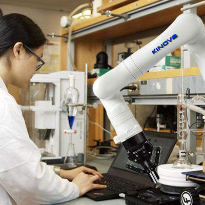 Robot KINOVA Gen3 6 DoF hợp tác với robot cà phê của cánh tay robot 6 trục an toàn cho tải trọng 2kg với hình ảnh