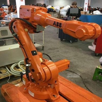Chọn và đặt Robot IRB 2600-12 / 1.65 Cánh tay robot 6 trục làm robot công nghiệp