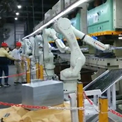 Cánh tay robot công nghiệp 6 trục Kawasaki RS050N với đường ray hướng dẫn CNGBS cho robot xử lý pallet