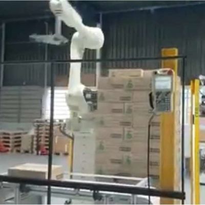 Cánh tay robot công nghiệp 6 trục Kawasaki RS050N với đường ray hướng dẫn CNGBS cho robot xử lý pallet