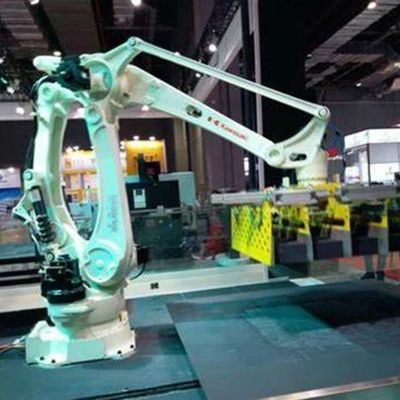 Robot điều khiển cánh tay CP700L Tải trọng 700kg cho robot công nghiệp Palletizing