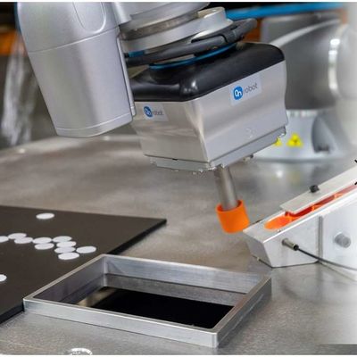 Máy gắp rô bốt chân không VGC10 với cánh tay rô bốt hợp tác như rô bốt công nghiệp