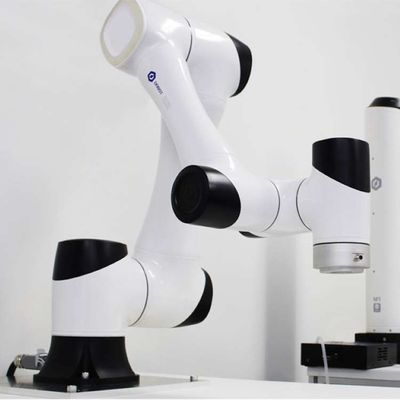 Robot hợp tác CR10 Trung Quốc với cánh tay CNC 6 trục Robot trọng tải 10kg làm người đứng đầu