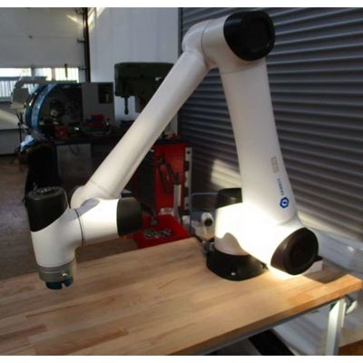 Robot hợp tác CR10 Trung Quốc với cánh tay CNC 6 trục Robot trọng tải 10kg làm người đứng đầu