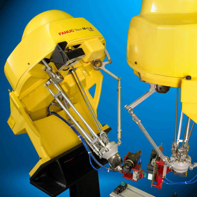 Robot công nghiệp Robot lắp ráp M-1iA với bộ gắp robot để lắp ráp động cơ nhỏ
