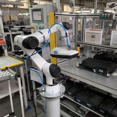 HAN'S Elfin Series E5 Cobot làm máy chọn và đặt hoạt động với Robot AGV Trọng tải 5kg với 6 trục